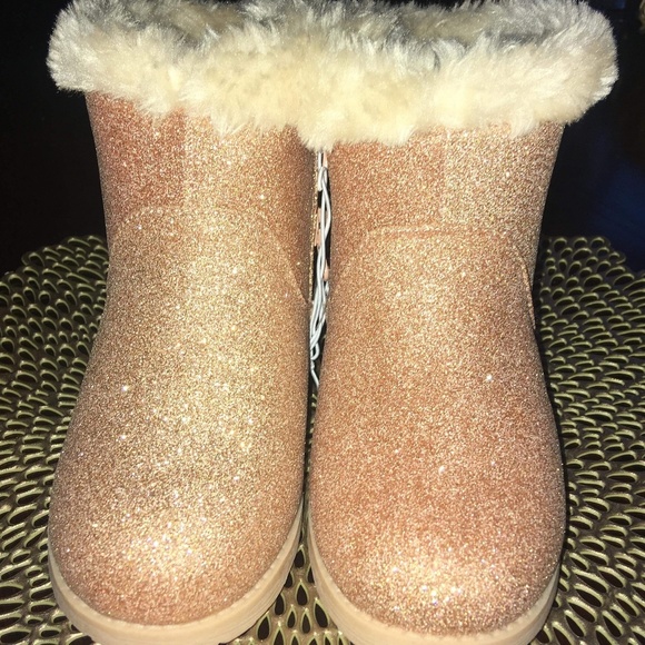 🎉 NEW Little Girls Size 5 Ankle Boots Rose Gold - Picture 2 of 2